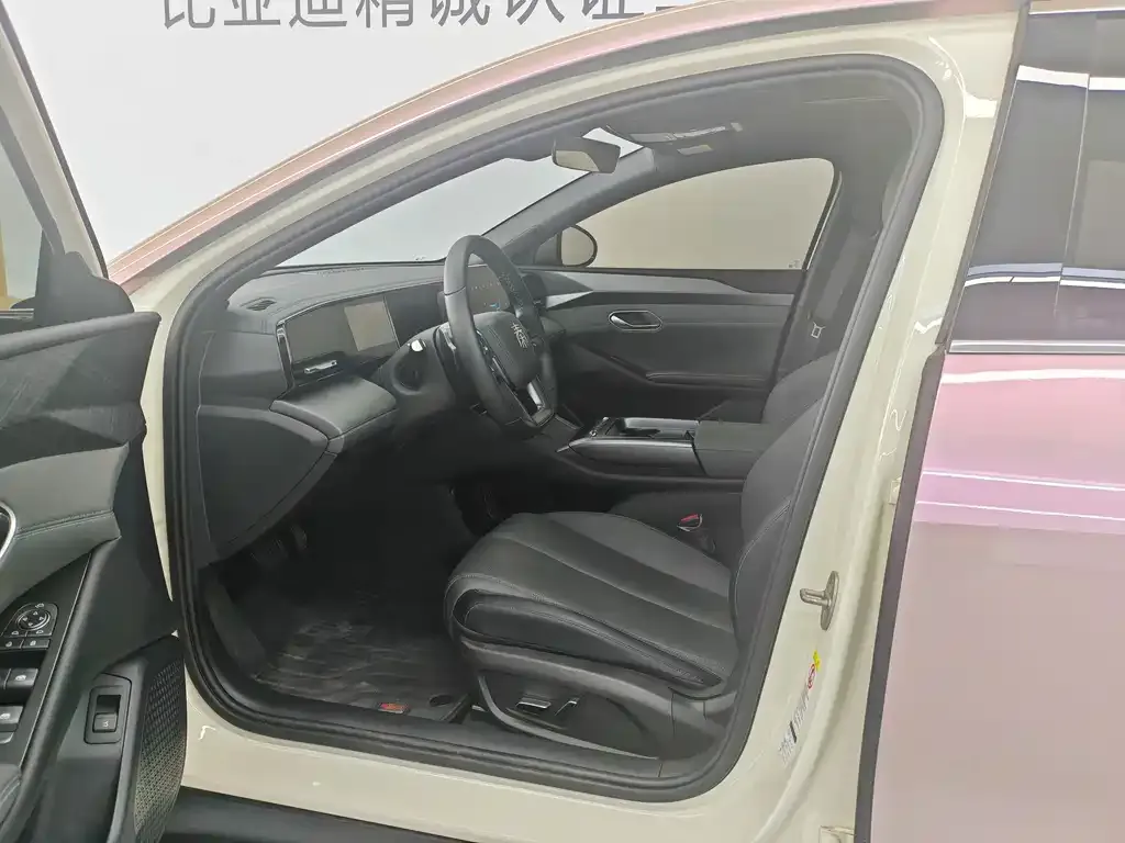 BYD Qin L — фото 9