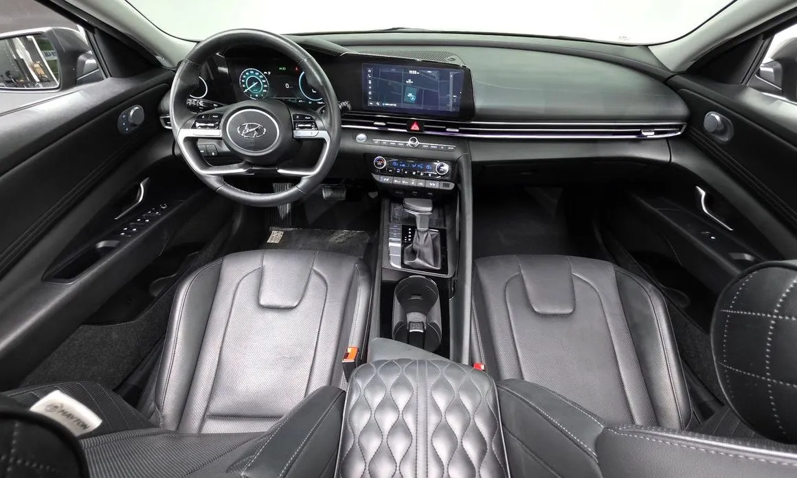 Hyundai AVANTE — фото 3