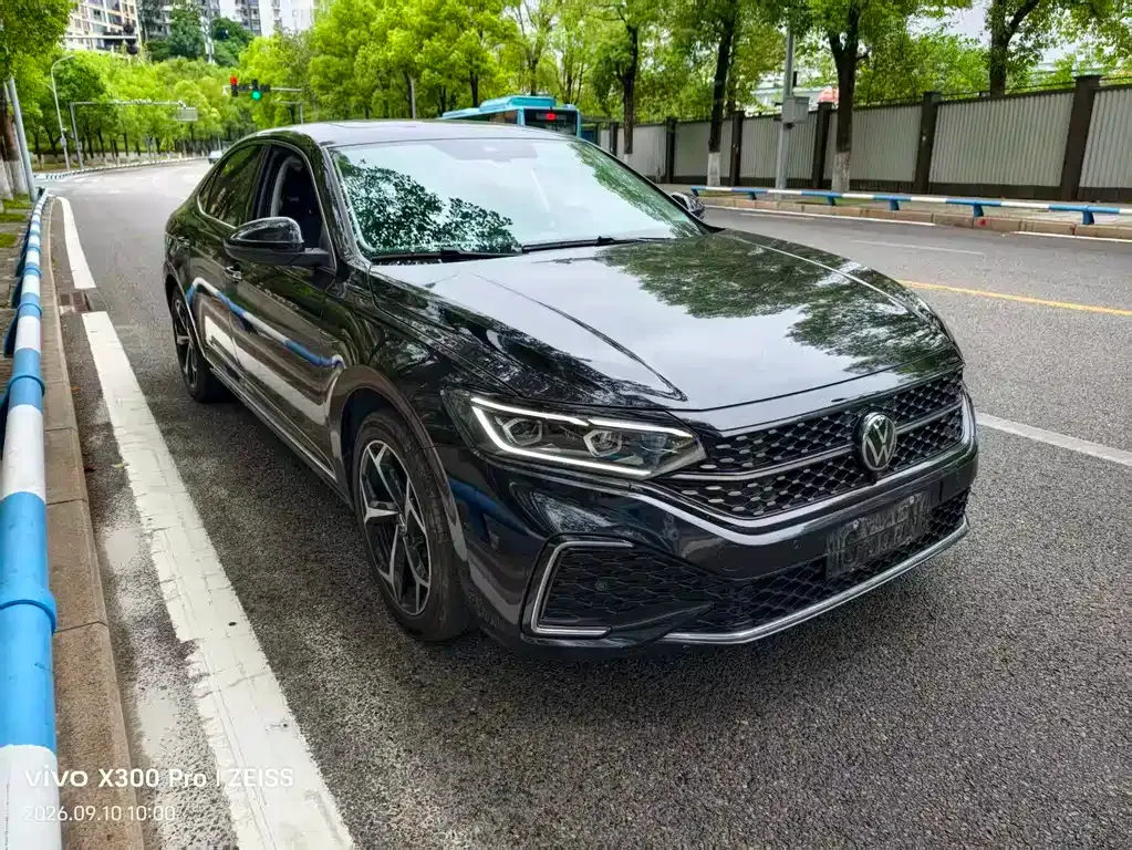 Volkswagen Passat — фото 5