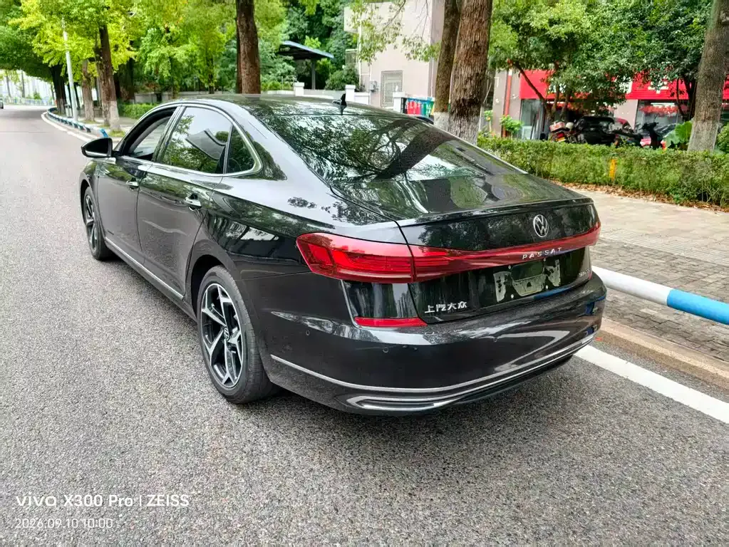 Volkswagen Passat — фото 8