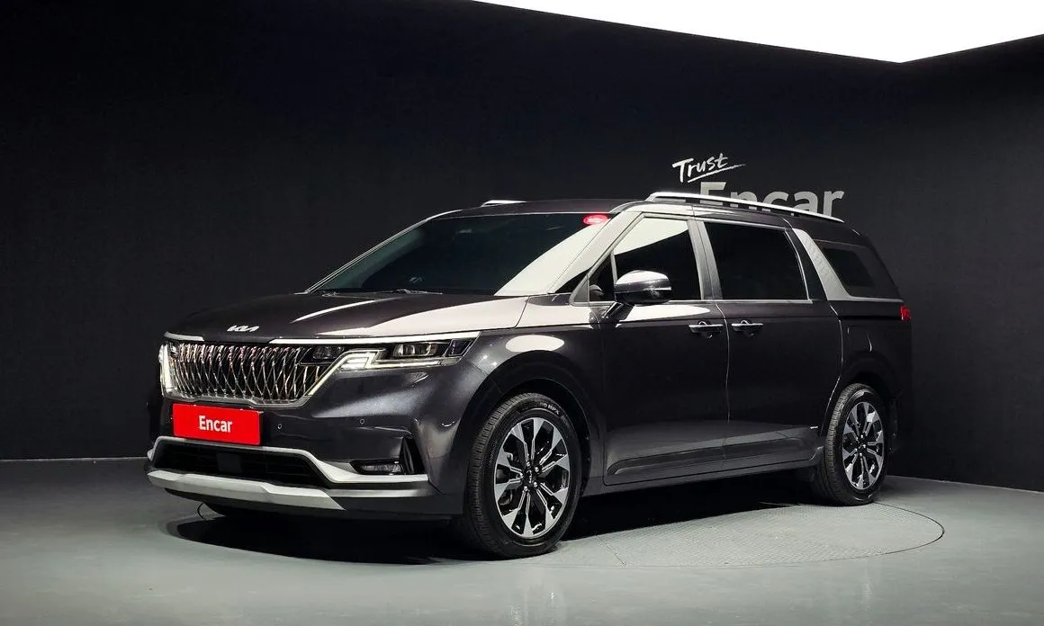 Kia Carnival — фото 1
