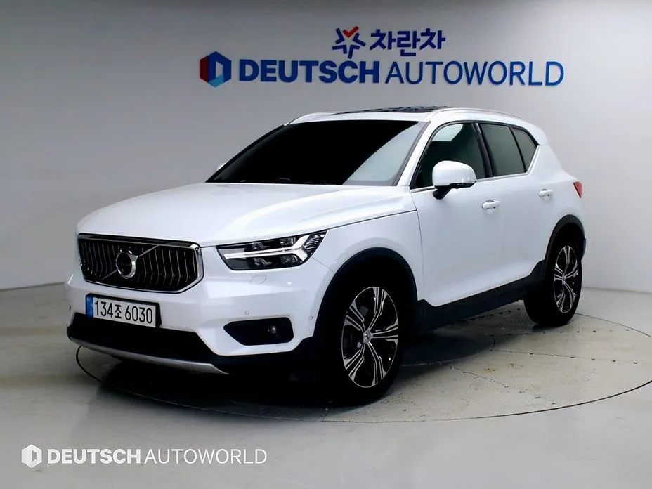Volvo XC40 — фото 1