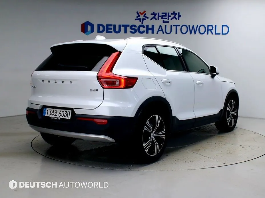 Volvo XC40 — фото 5