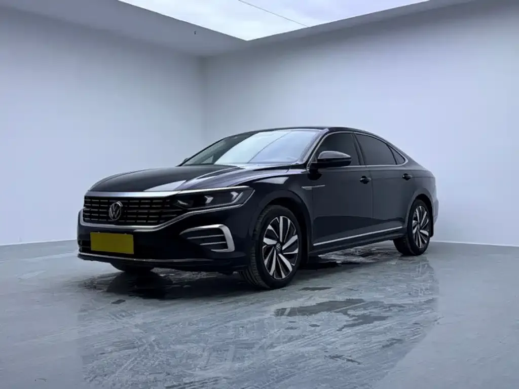 Volkswagen Passat — фото 1
