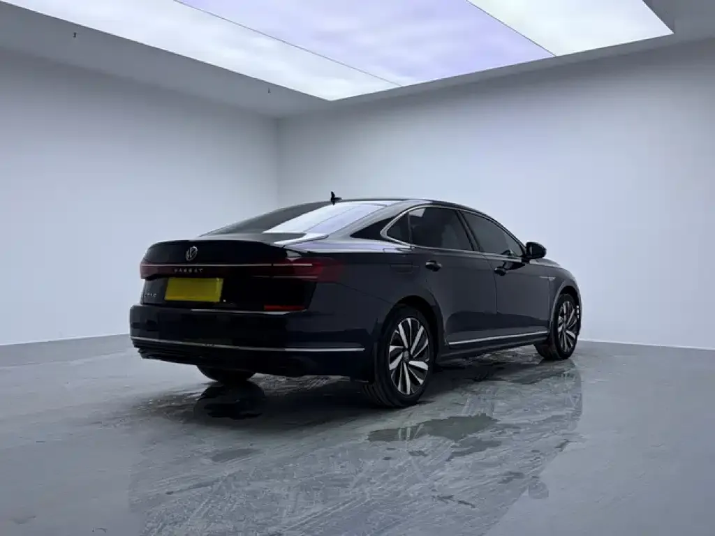 Volkswagen Passat — фото 7