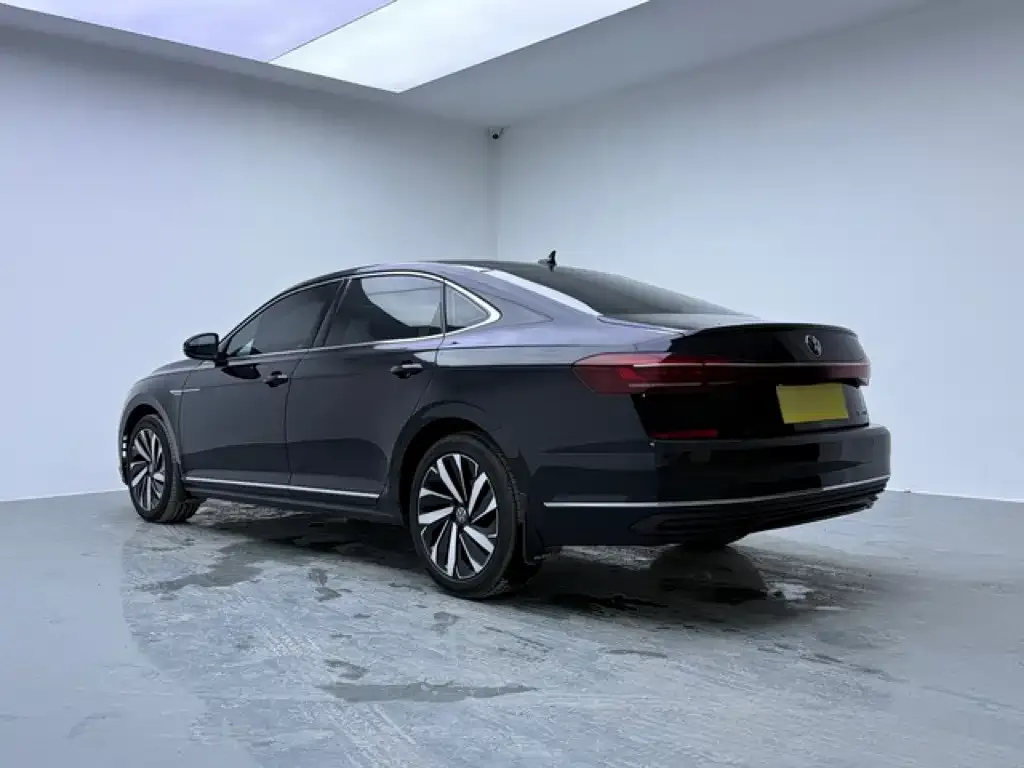 Volkswagen Passat — фото 9