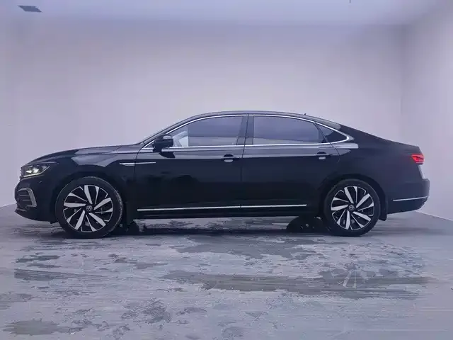 Volkswagen Passat — фото 10