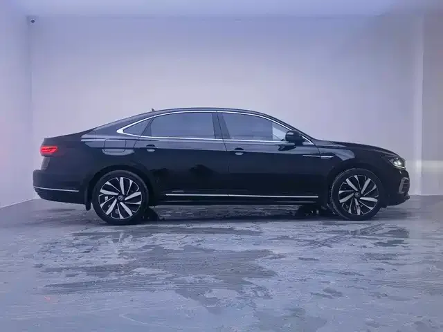 Volkswagen Passat — фото 6
