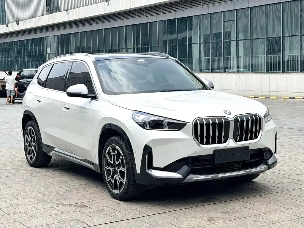 BMW X1 — фото 9