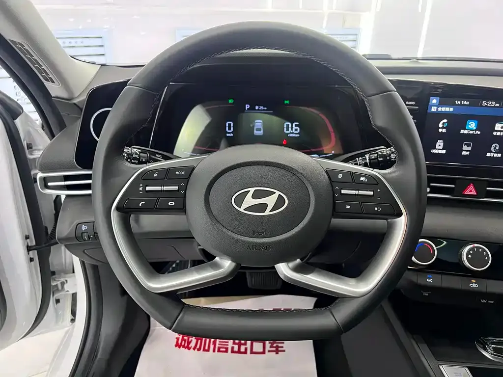 Hyundai Elantra — фото 9