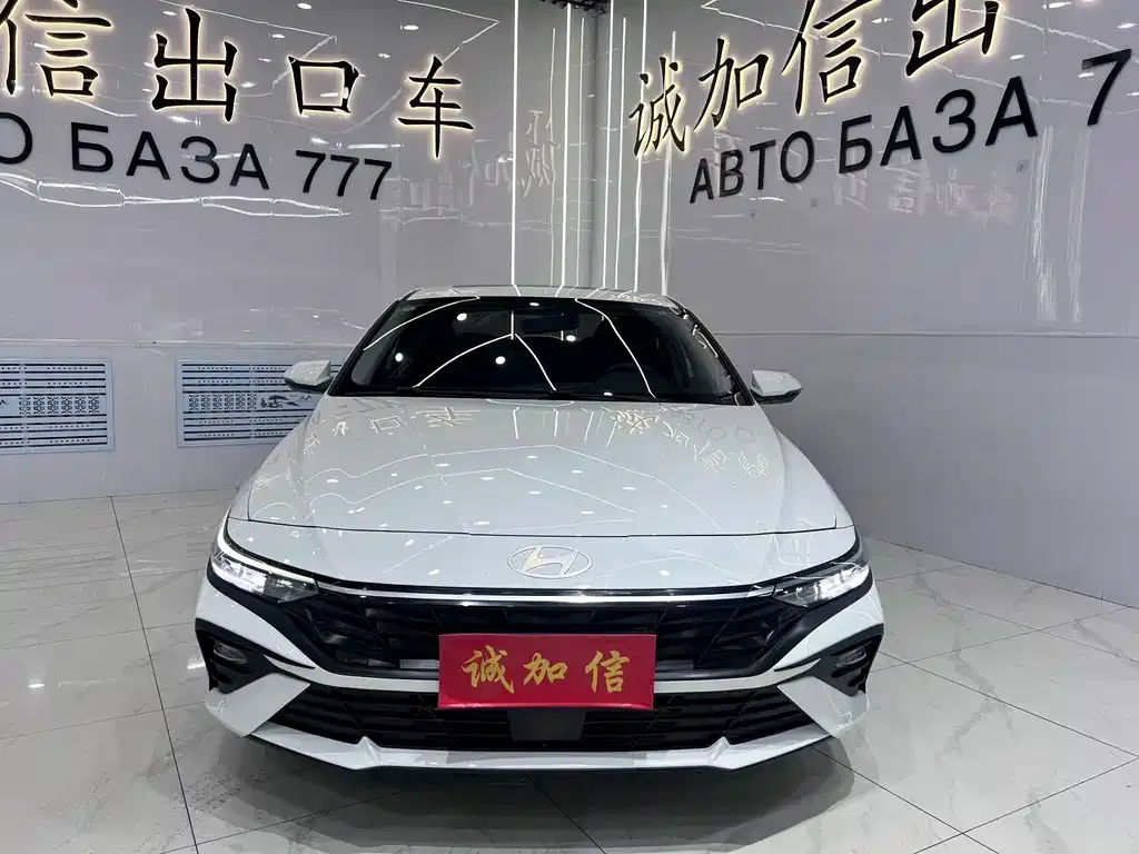 Hyundai Elantra — фото 2