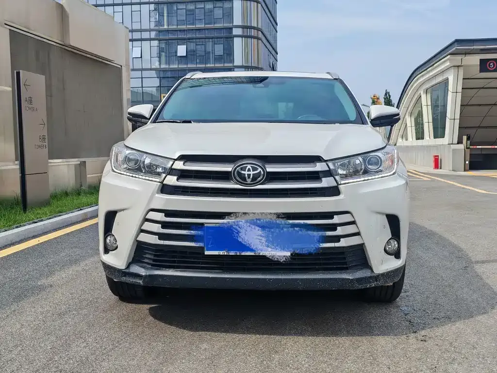 Toyota Highlander — фото 2