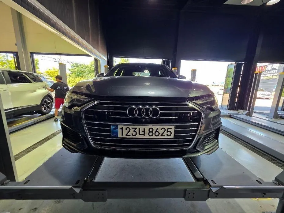 Audi A6 — фото 1