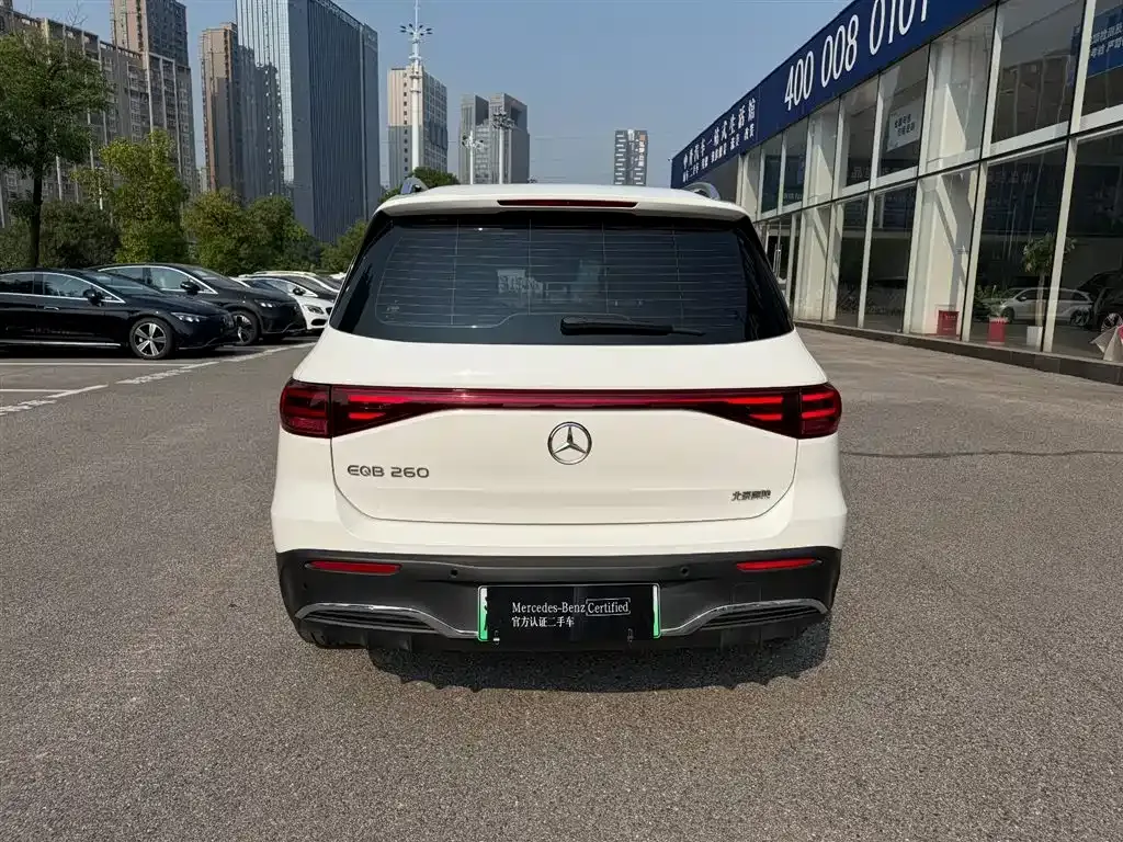 Mercedes-Benz EQB — фото 10