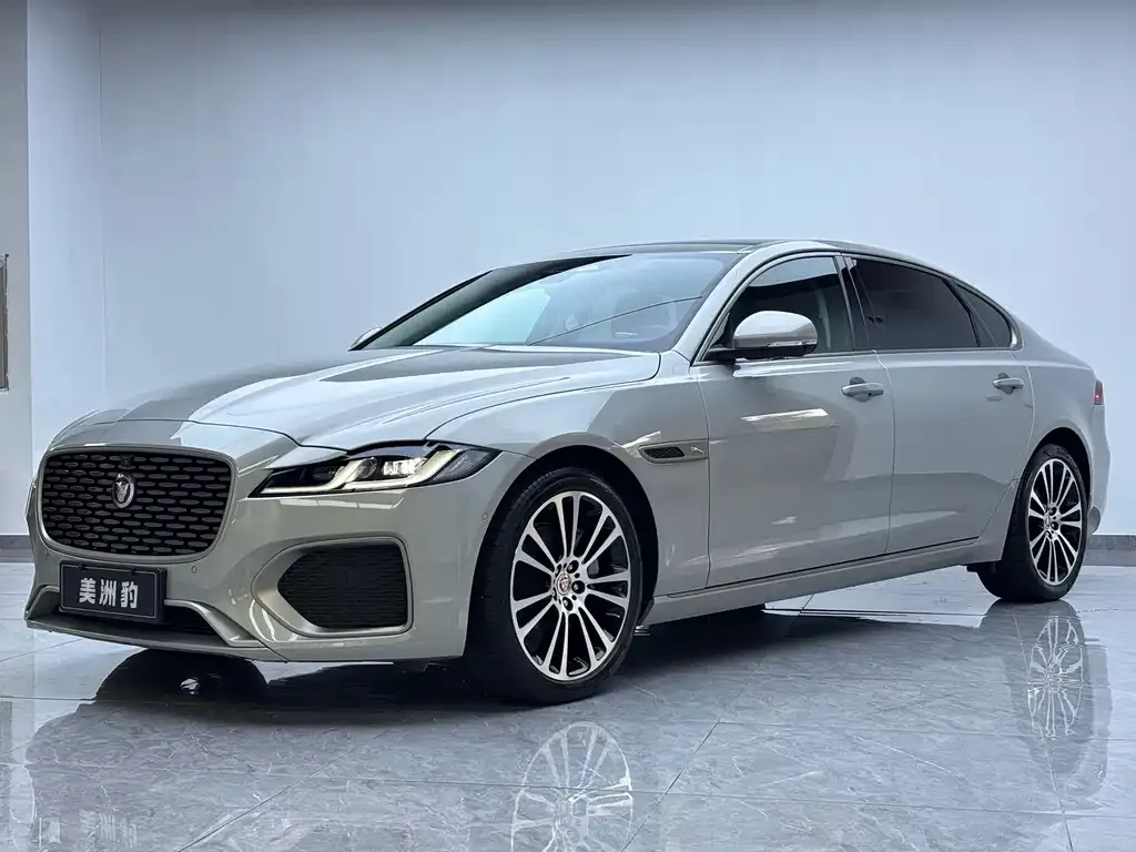 Jaguar XFL — фото 1