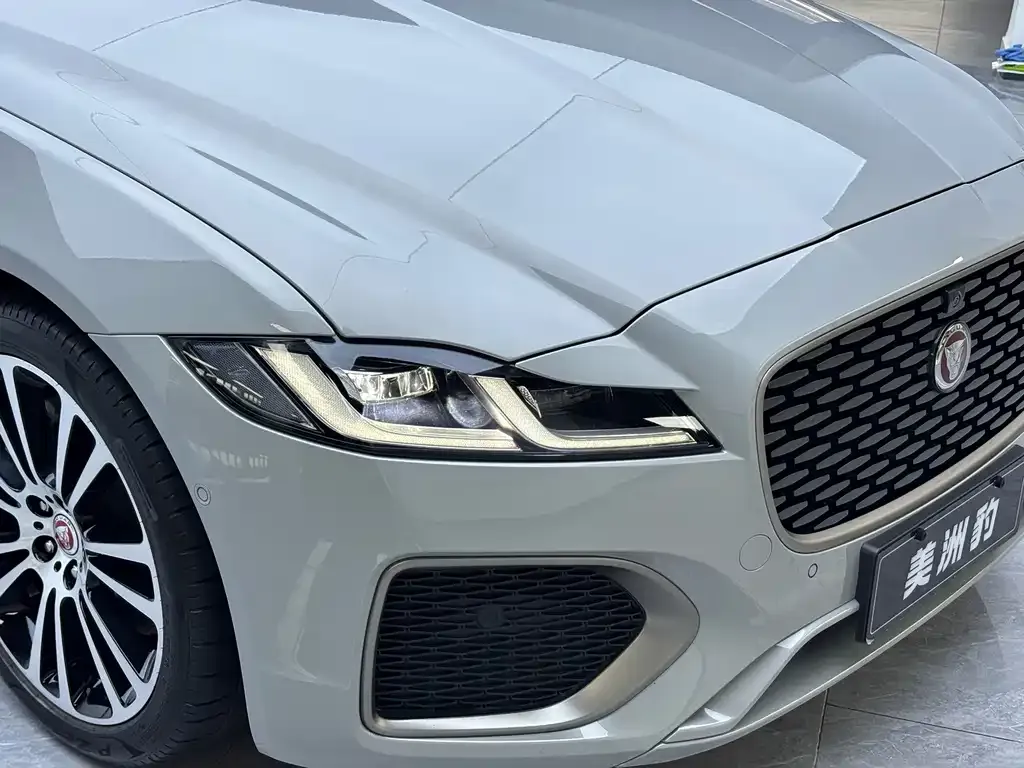 Jaguar XFL — фото 10