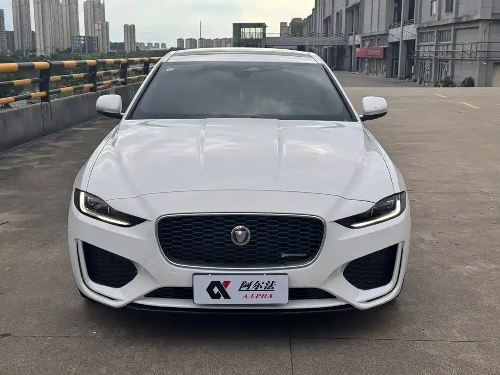 Jaguar XEL — фото 9