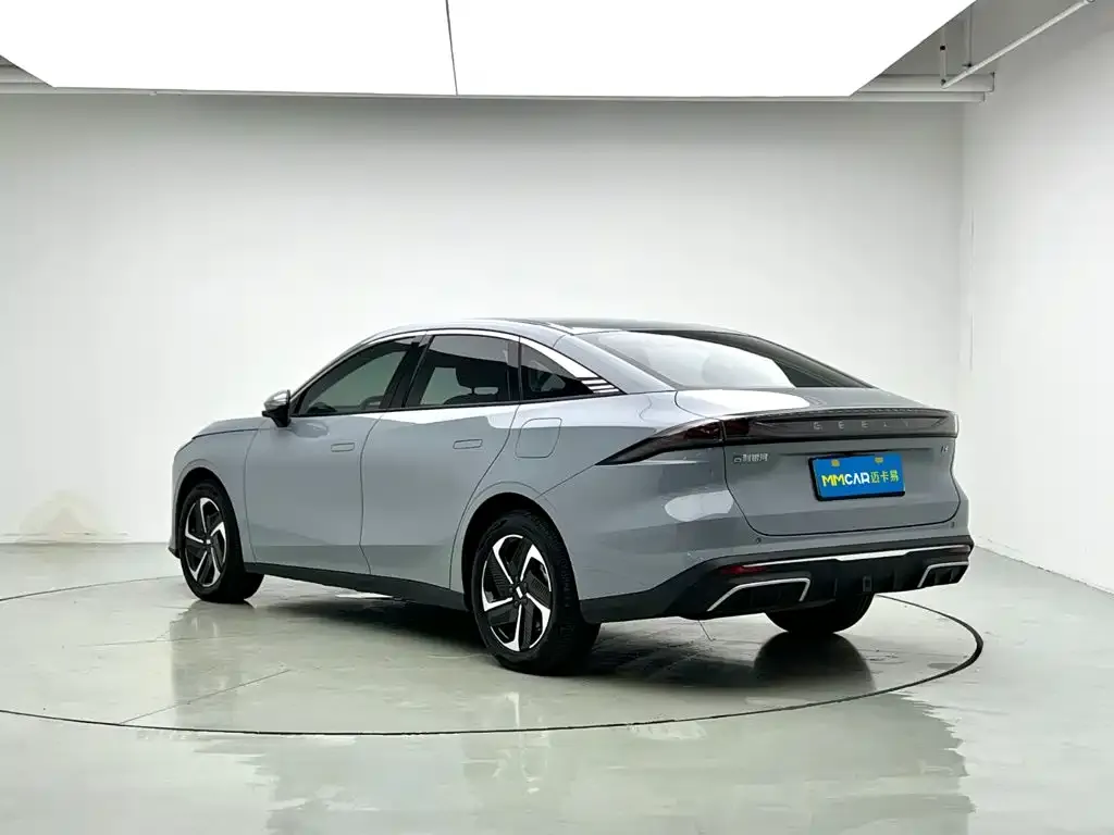 Geely Galaxy L6 — фото 5