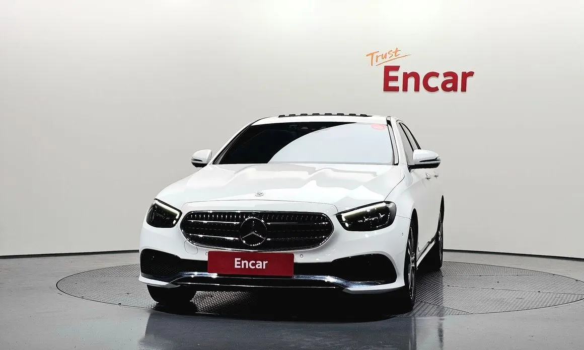 Mercedes-Benz E-Class — фото 2