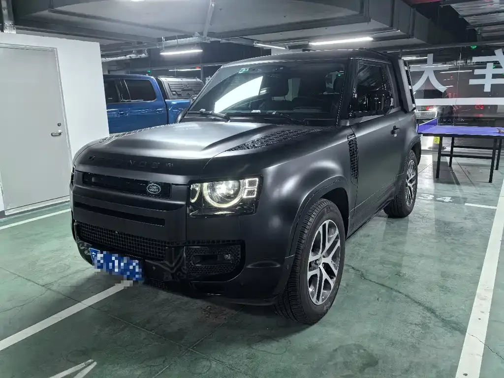 Land Rover Defender — фото 1