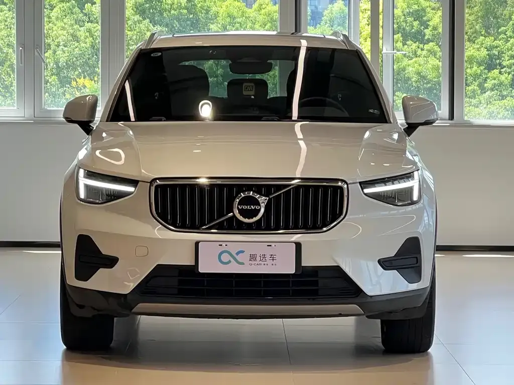 Volvo XC40 — фото 5