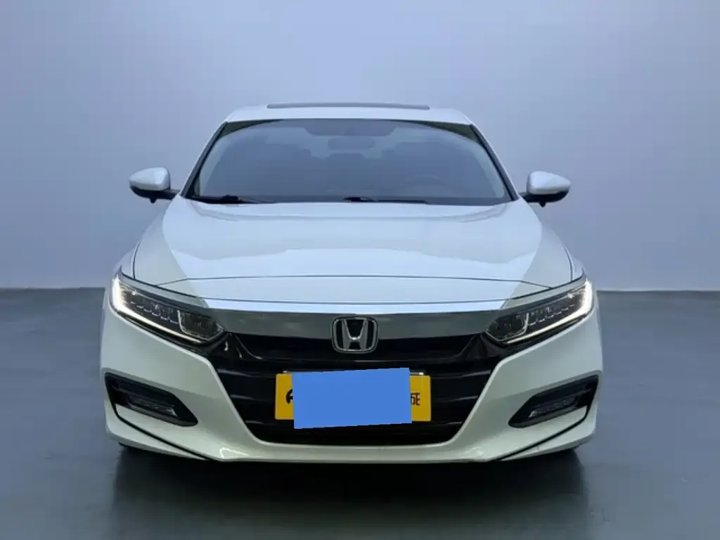 Honda Accord — фото 1