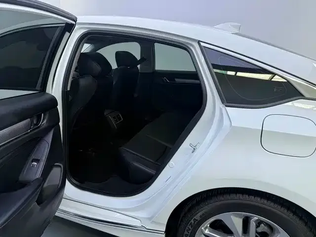 Honda Accord — фото 7