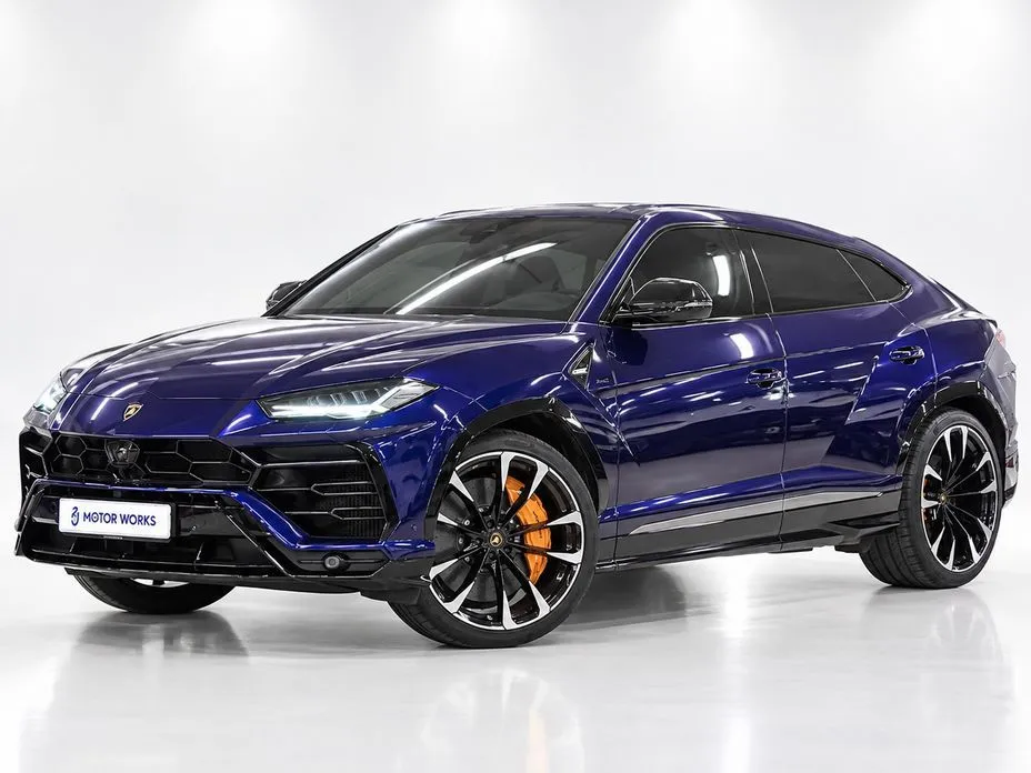 Lamborghini Urus — фото 1
