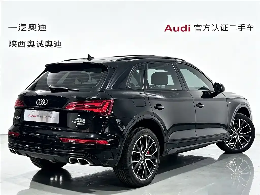 Audi Q5L — фото 8