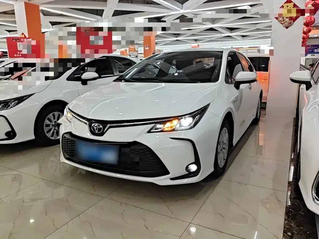 Toyota Corolla — фото 1
