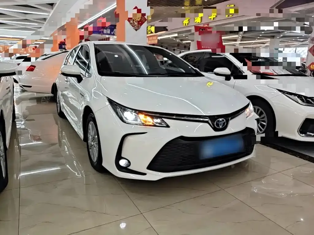 Toyota Corolla — фото 10