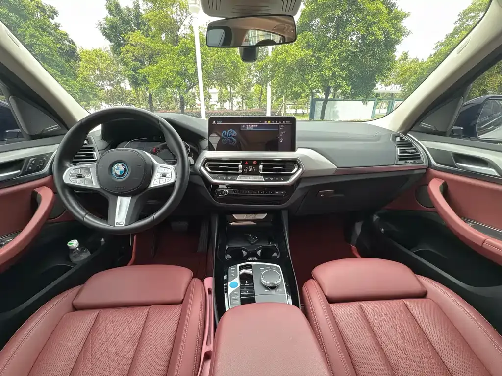 BMW iX3 — фото 2