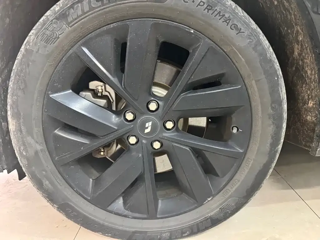 Li Auto L7 — фото 10