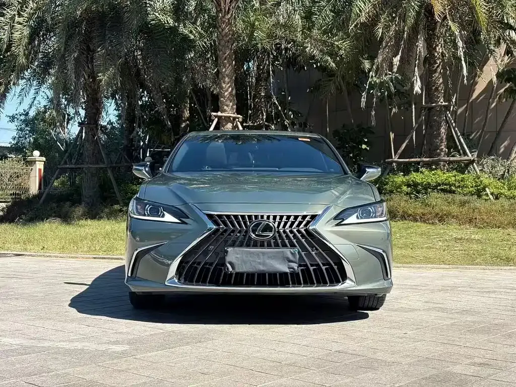 Lexus ES — фото 9