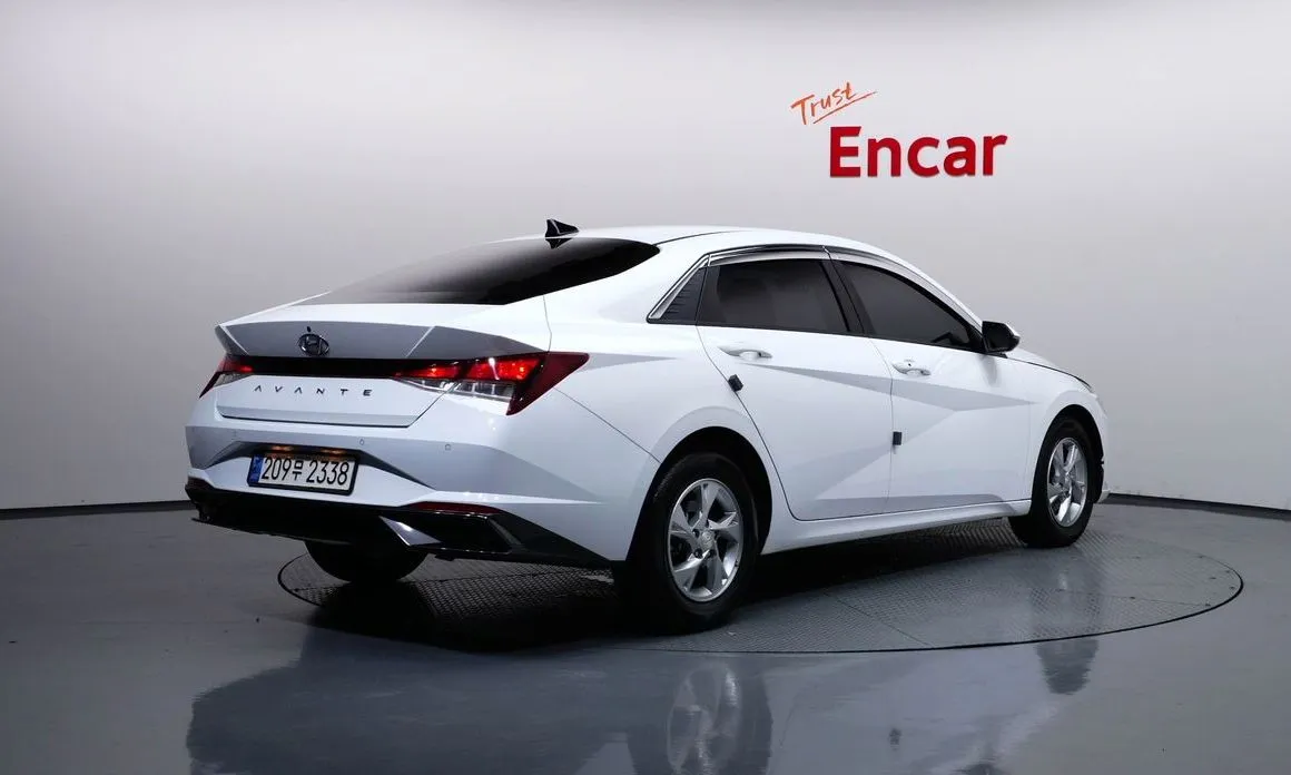 Hyundai AVANTE — фото 3