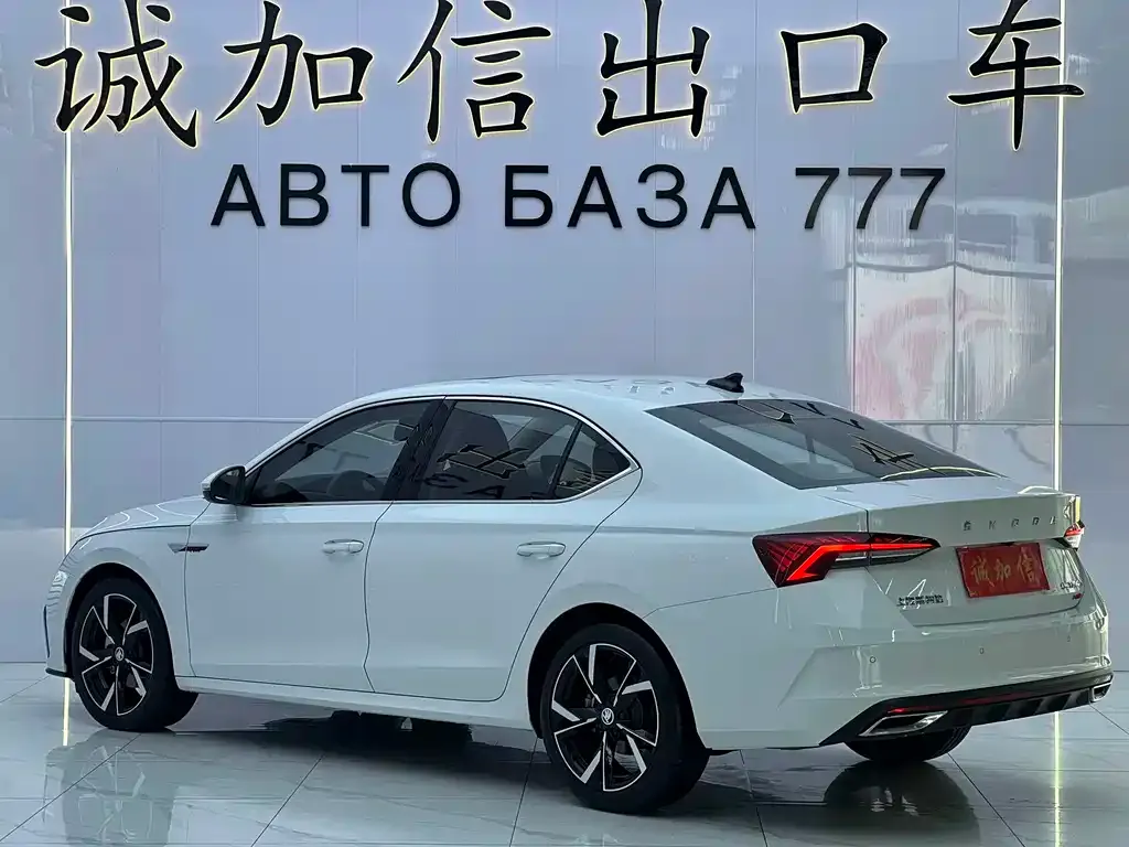 Skoda Octavia — фото 5
