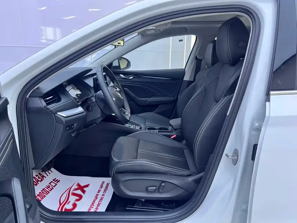 Skoda Octavia — фото 2