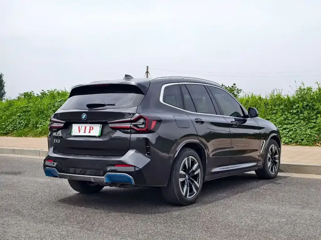 BMW iX3 — фото 2