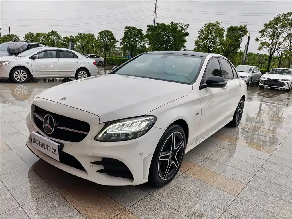 Mercedes-Benz C-Class — фото 1