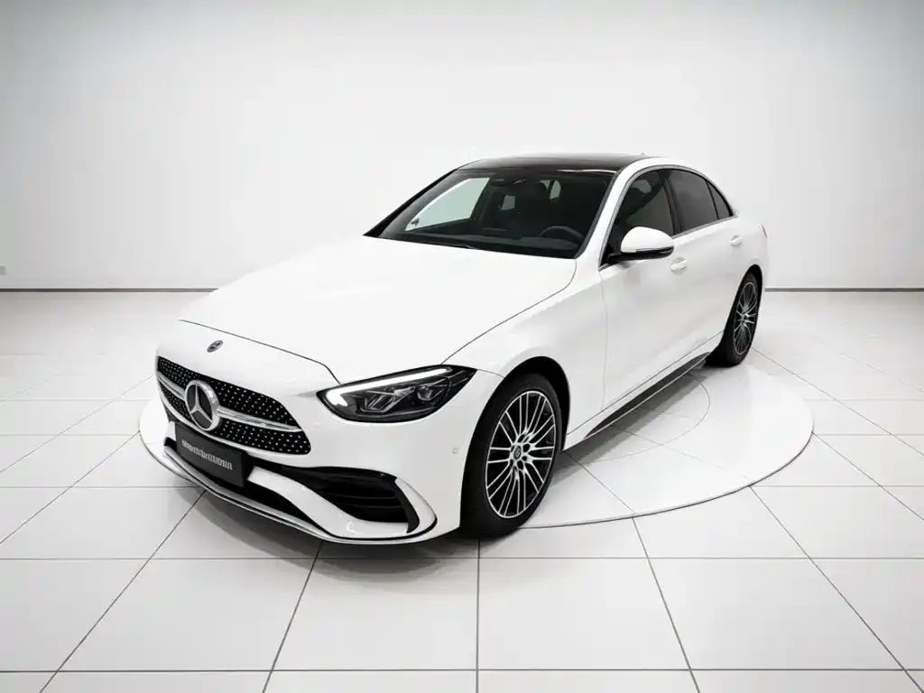 Mercedes-Benz C-Class — фото 1
