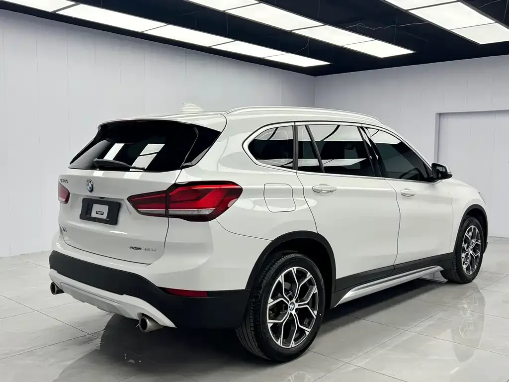 BMW X1 — фото 8