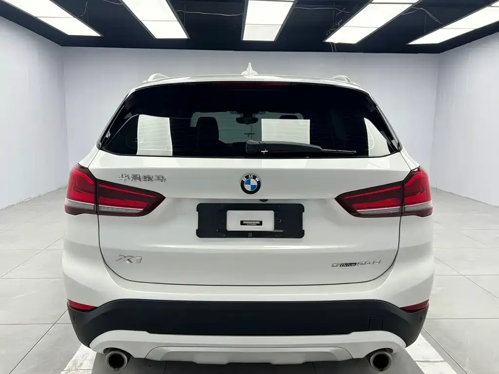 BMW X1 — фото 9
