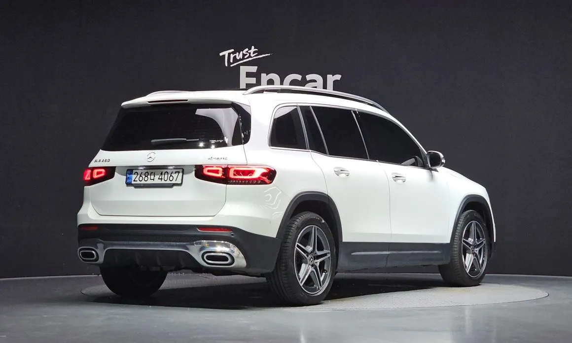Mercedes-Benz GLB-Class — фото 2