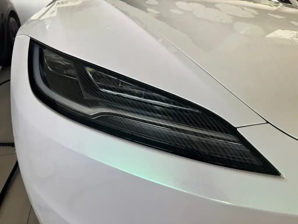 Tesla Model 3 — фото 3