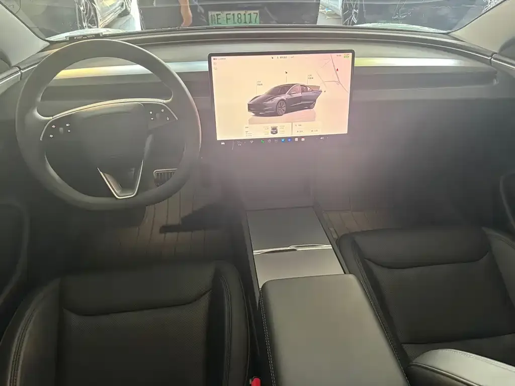 Tesla Model 3 — фото 10