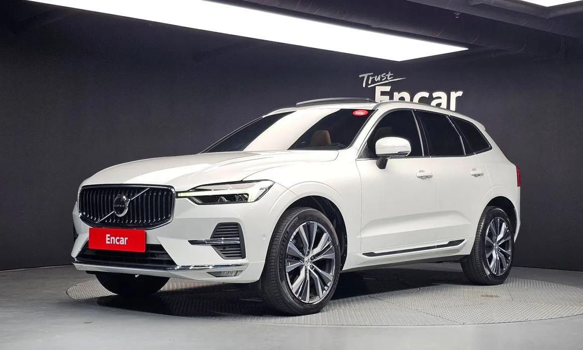 Volvo XC60 — фото 1