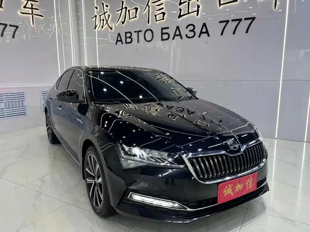 Skoda Superb — фото 9