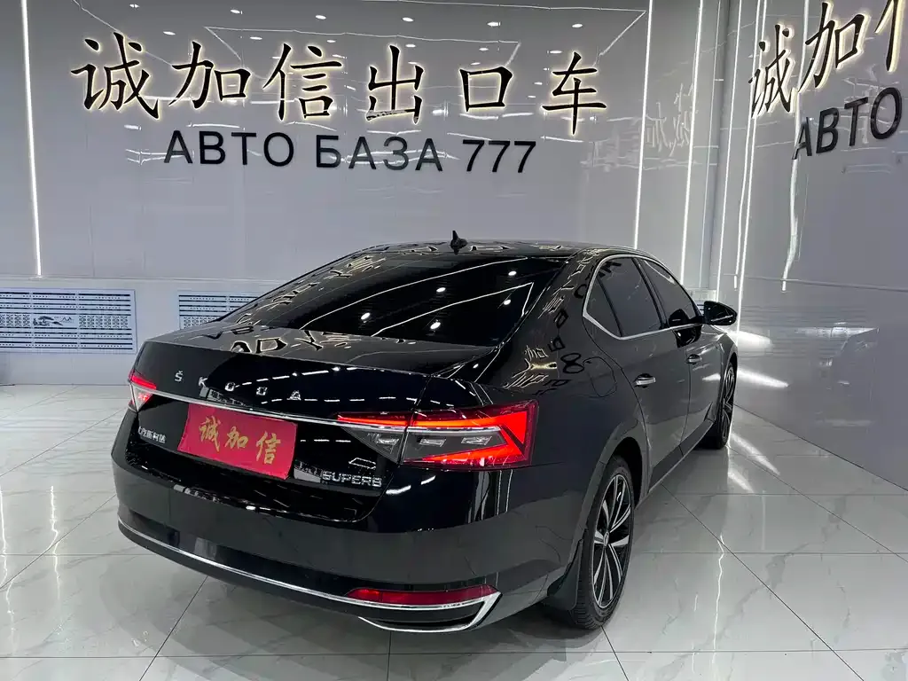 Skoda Superb — фото 8