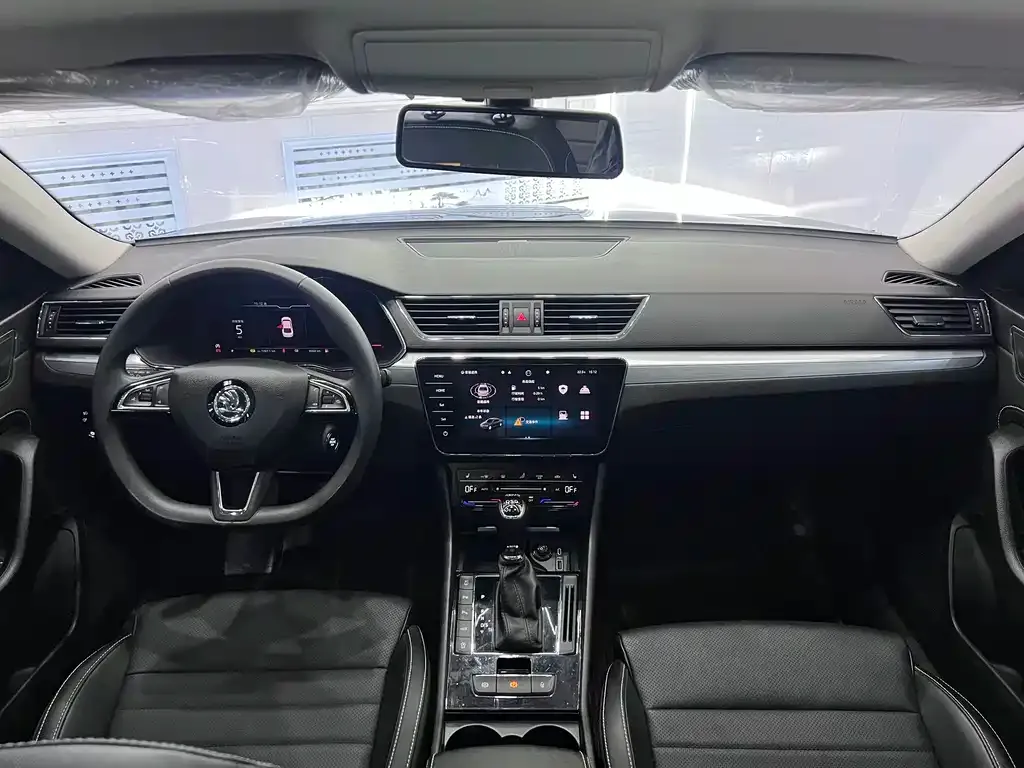 Skoda Superb — фото 7