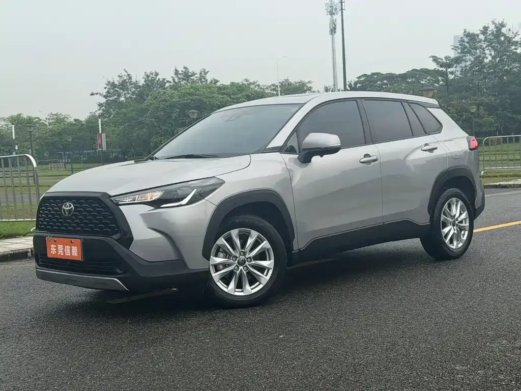 Toyota Corolla Cross — фото 1